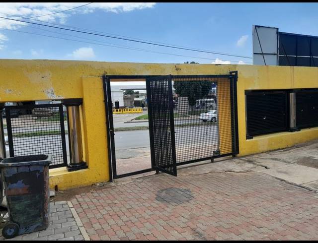 BUSINESS FOR SALE IN DIEPKLOOF ZONE 1